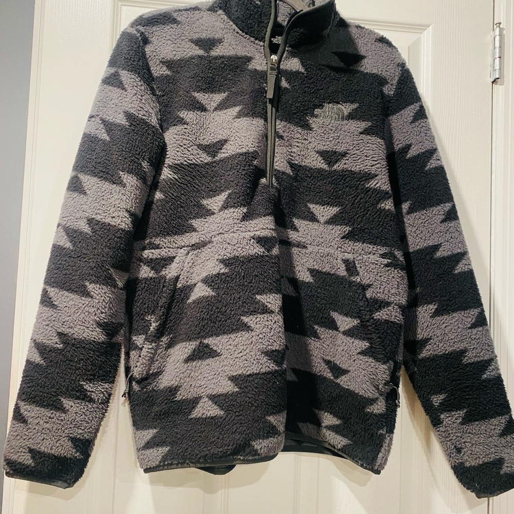 Men’s North Face Fleece pullover Size M